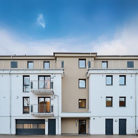 Moderne Apartments Mit Highspeed-Wlan Und Gratis-Tiefgarage Ihr Perfekter Rueckzugsort Nahe Dem Zentrum Und Der Therme I Barrierearm سيئة كيسينجين المظهر الخارجي الصورة