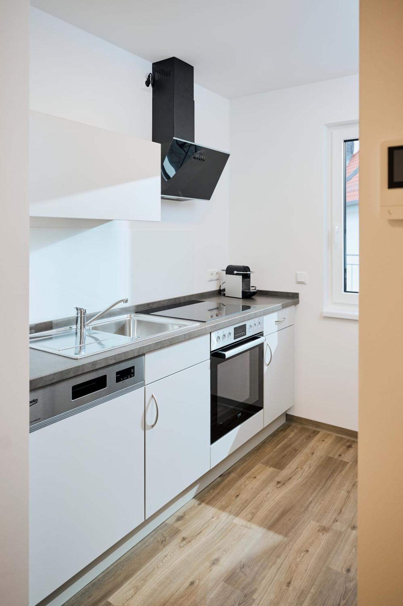 Moderne Apartments Mit Highspeed-Wlan Und Gratis-Tiefgarage Ihr Perfekter Rueckzugsort Nahe Dem Zentrum Und Der Therme I Barrierearm سيئة كيسينجين المظهر الخارجي الصورة