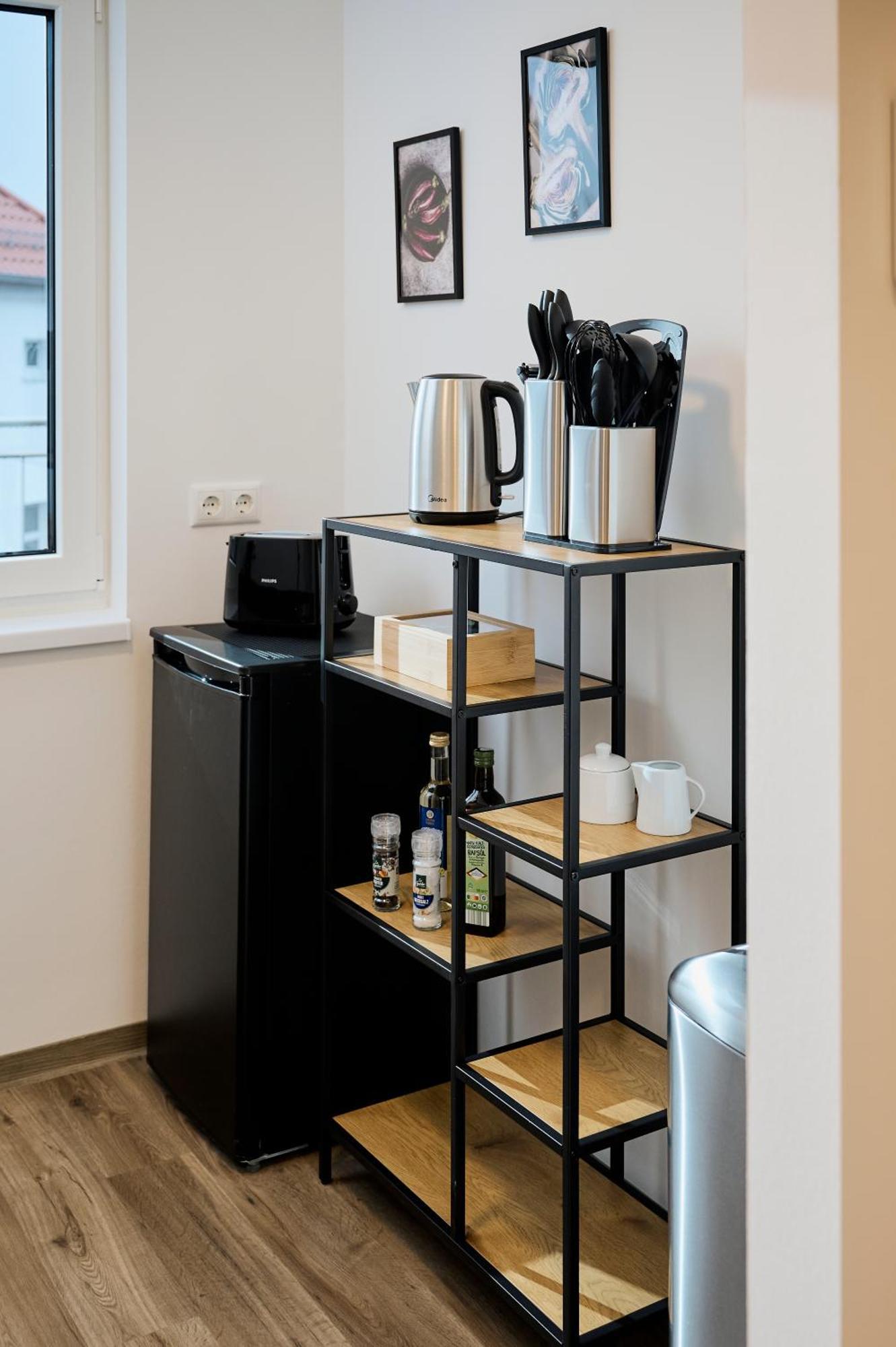 Moderne Apartments Mit Highspeed-Wlan Und Gratis-Tiefgarage Ihr Perfekter Rueckzugsort Nahe Dem Zentrum Und Der Therme I Barrierearm سيئة كيسينجين المظهر الخارجي الصورة