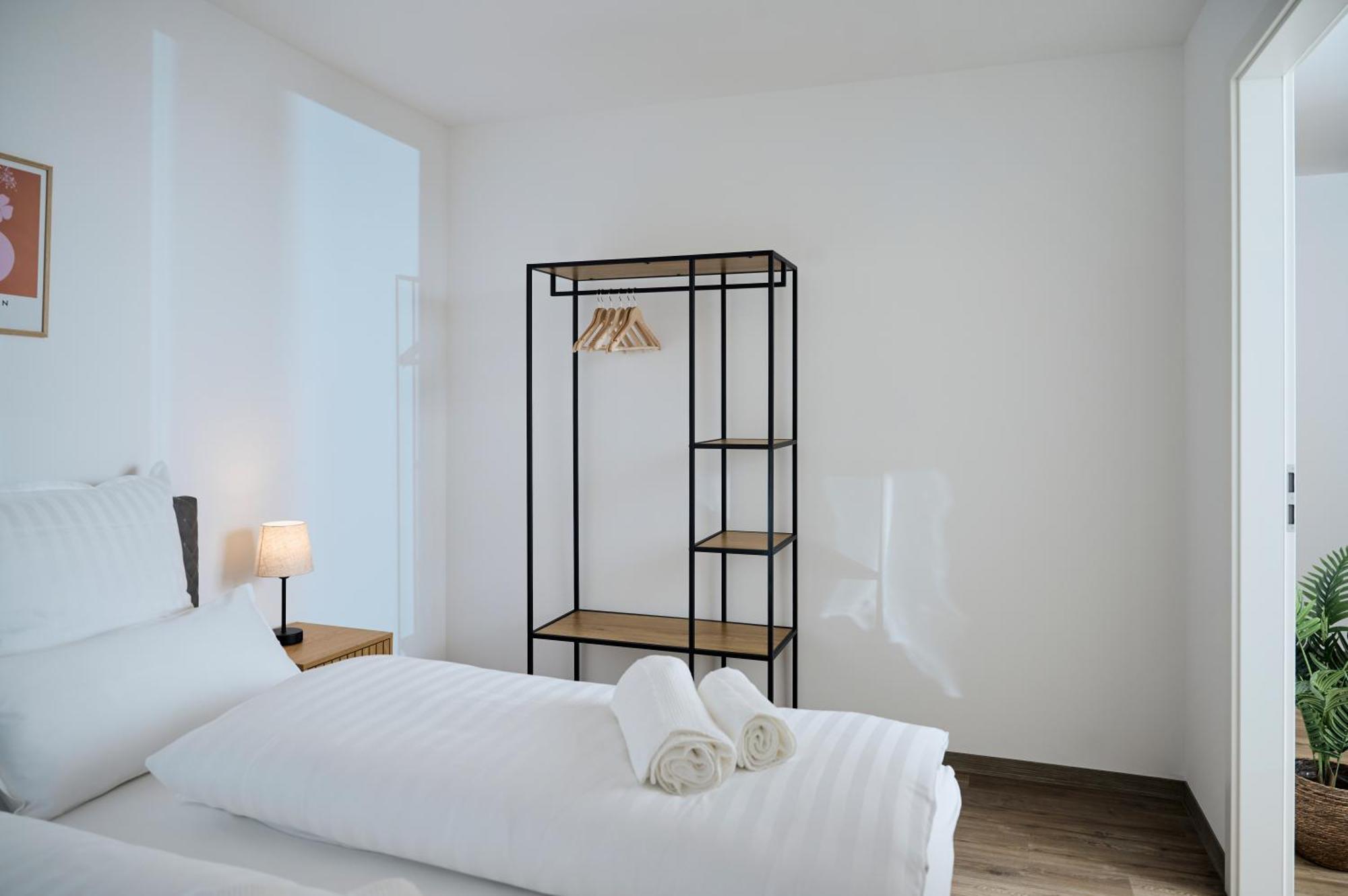 Moderne Apartments Mit Highspeed-Wlan Und Gratis-Tiefgarage Ihr Perfekter Rueckzugsort Nahe Dem Zentrum Und Der Therme I Barrierearm سيئة كيسينجين المظهر الخارجي الصورة