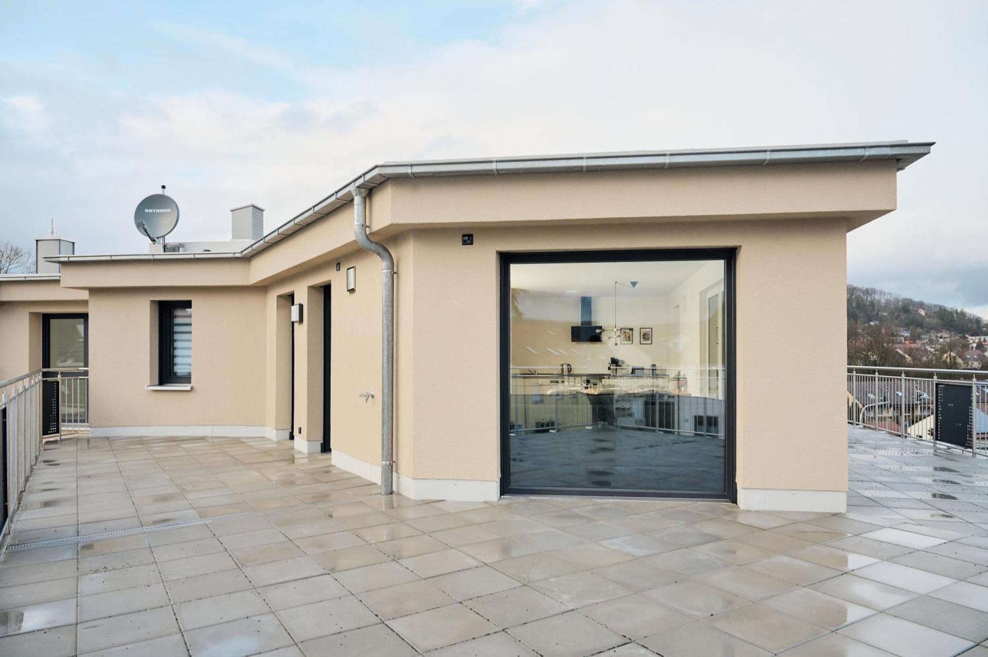 Moderne Apartments Mit Highspeed-Wlan Und Gratis-Tiefgarage Ihr Perfekter Rueckzugsort Nahe Dem Zentrum Und Der Therme I Barrierearm سيئة كيسينجين المظهر الخارجي الصورة