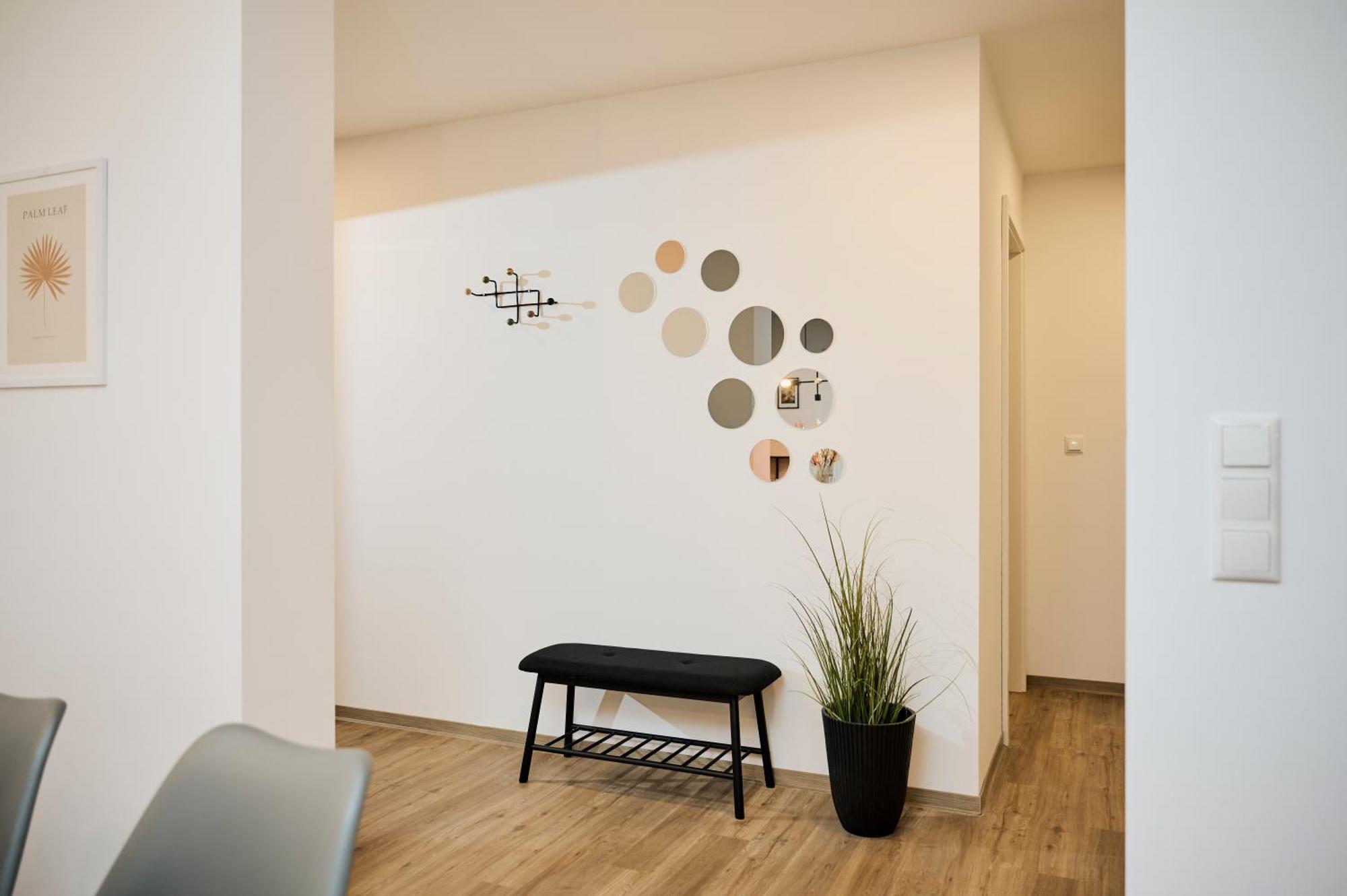 Moderne Apartments Mit Highspeed-Wlan Und Gratis-Tiefgarage Ihr Perfekter Rueckzugsort Nahe Dem Zentrum Und Der Therme I Barrierearm سيئة كيسينجين المظهر الخارجي الصورة