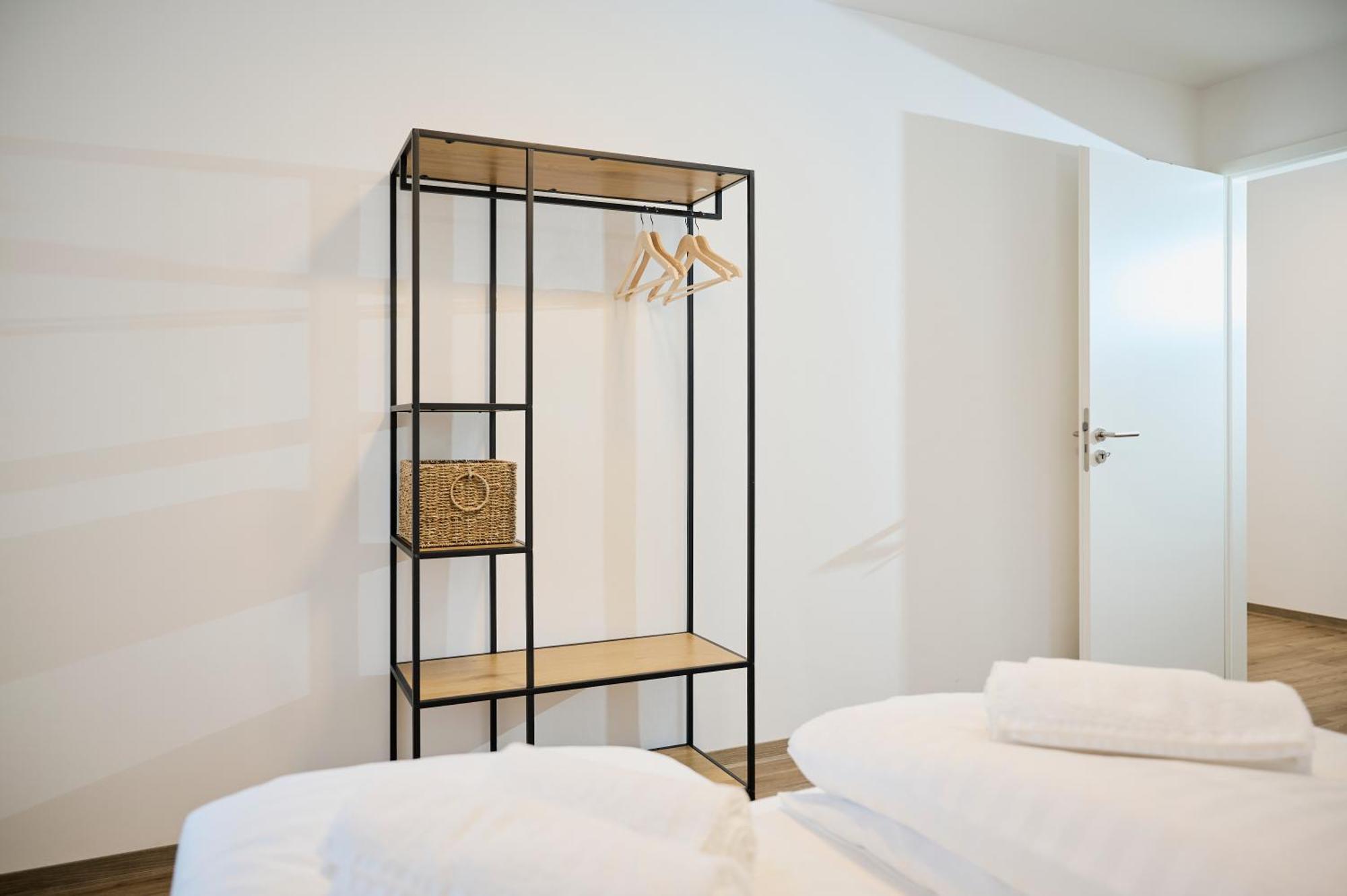 Moderne Apartments Mit Highspeed-Wlan Und Gratis-Tiefgarage Ihr Perfekter Rueckzugsort Nahe Dem Zentrum Und Der Therme I Barrierearm سيئة كيسينجين المظهر الخارجي الصورة