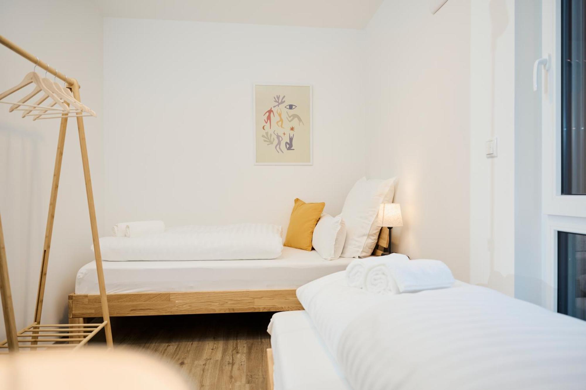 Moderne Apartments Mit Highspeed-Wlan Und Gratis-Tiefgarage Ihr Perfekter Rueckzugsort Nahe Dem Zentrum Und Der Therme I Barrierearm سيئة كيسينجين المظهر الخارجي الصورة