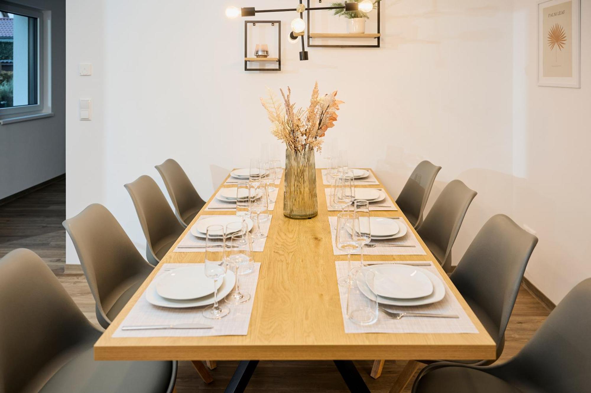 Moderne Apartments Mit Highspeed-Wlan Und Gratis-Tiefgarage Ihr Perfekter Rueckzugsort Nahe Dem Zentrum Und Der Therme I Barrierearm سيئة كيسينجين المظهر الخارجي الصورة
