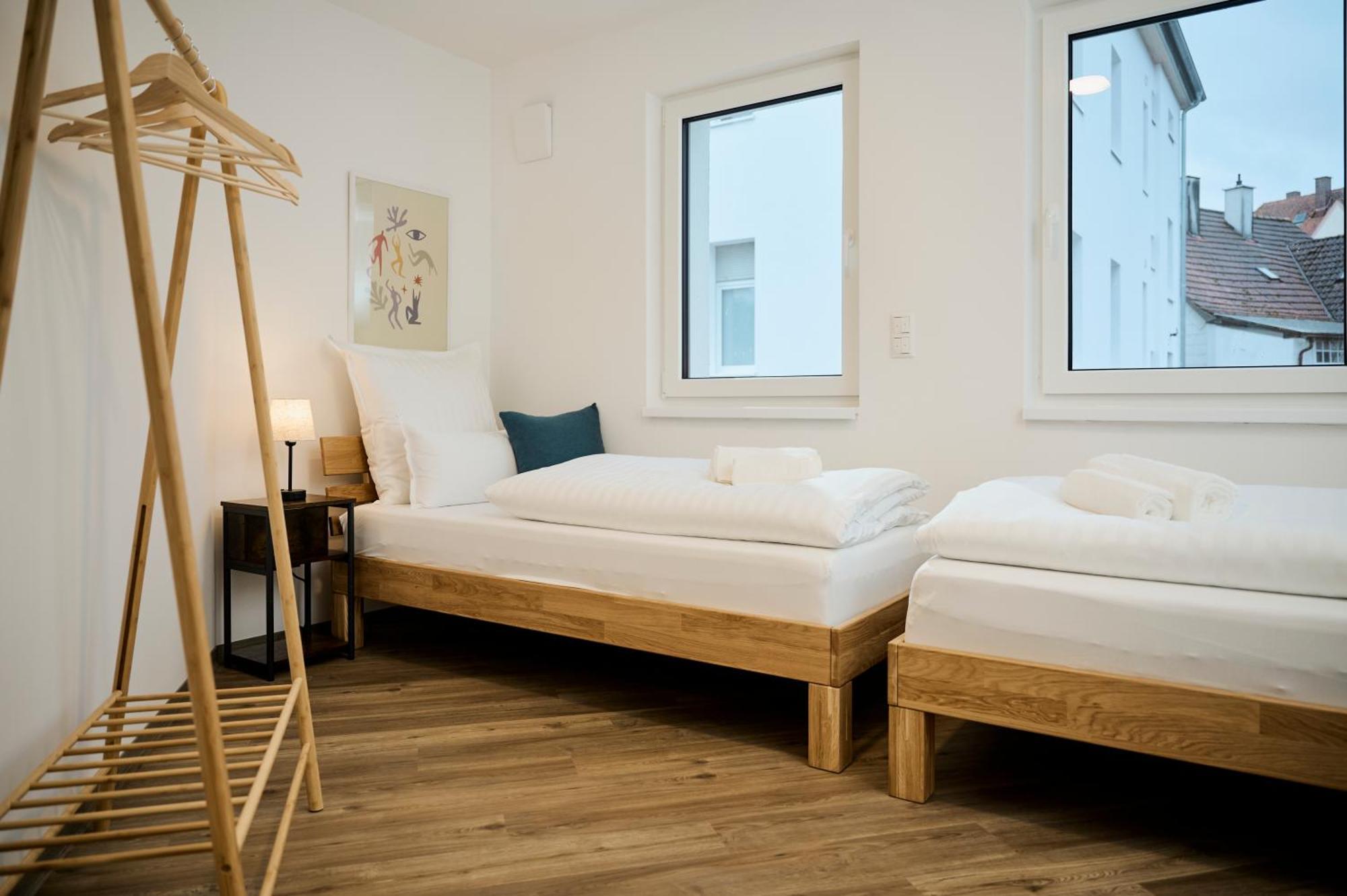 Moderne Apartments Mit Highspeed-Wlan Und Gratis-Tiefgarage Ihr Perfekter Rueckzugsort Nahe Dem Zentrum Und Der Therme I Barrierearm سيئة كيسينجين المظهر الخارجي الصورة