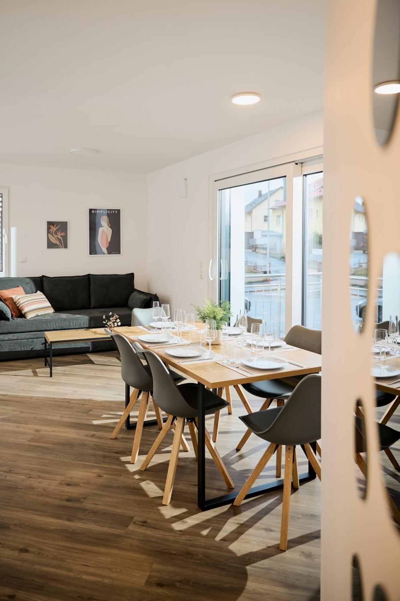 Moderne Apartments Mit Highspeed-Wlan Und Gratis-Tiefgarage Ihr Perfekter Rueckzugsort Nahe Dem Zentrum Und Der Therme I Barrierearm سيئة كيسينجين المظهر الخارجي الصورة