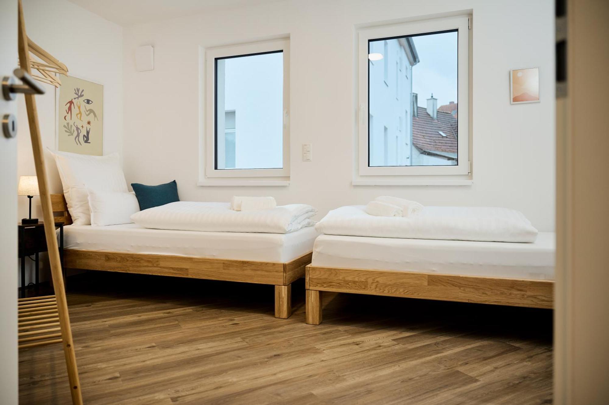 Moderne Apartments Mit Highspeed-Wlan Und Gratis-Tiefgarage Ihr Perfekter Rueckzugsort Nahe Dem Zentrum Und Der Therme I Barrierearm سيئة كيسينجين المظهر الخارجي الصورة