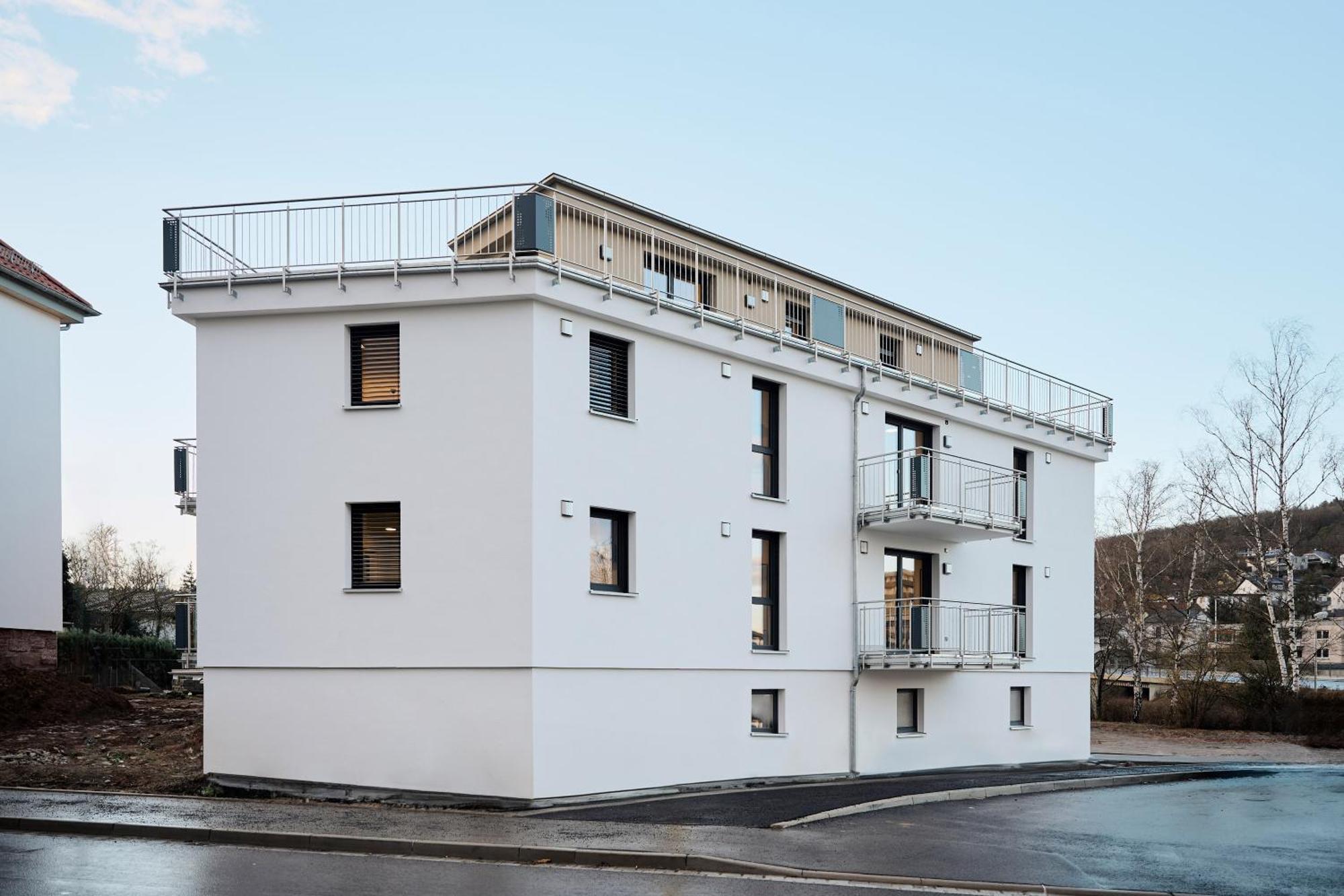 Moderne Apartments Mit Highspeed-Wlan Und Gratis-Tiefgarage Ihr Perfekter Rueckzugsort Nahe Dem Zentrum Und Der Therme I Barrierearm سيئة كيسينجين المظهر الخارجي الصورة