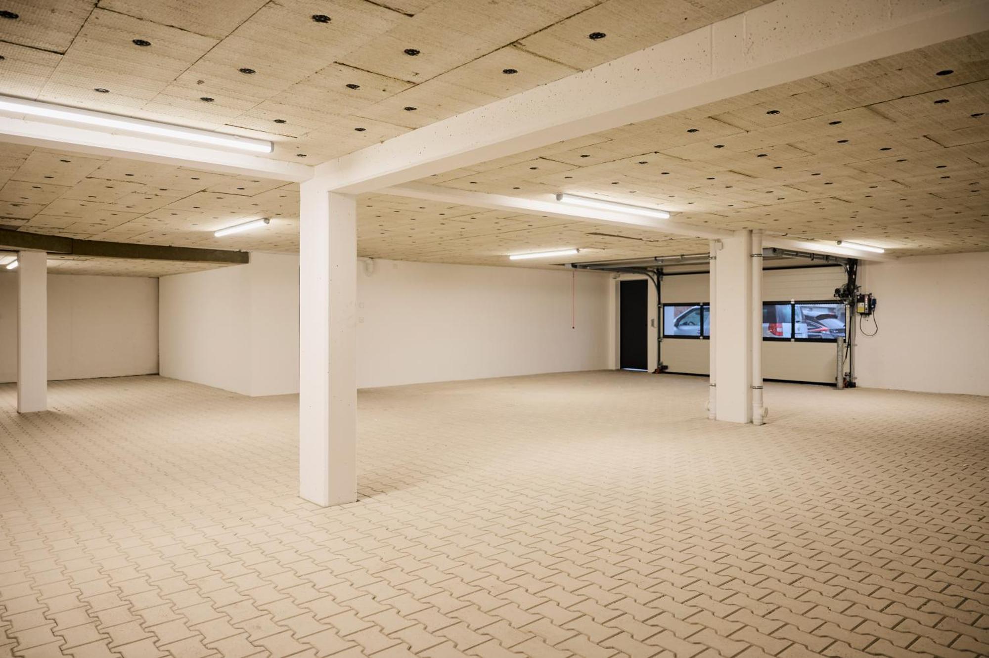 Moderne Apartments Mit Highspeed-Wlan Und Gratis-Tiefgarage Ihr Perfekter Rueckzugsort Nahe Dem Zentrum Und Der Therme I Barrierearm سيئة كيسينجين المظهر الخارجي الصورة