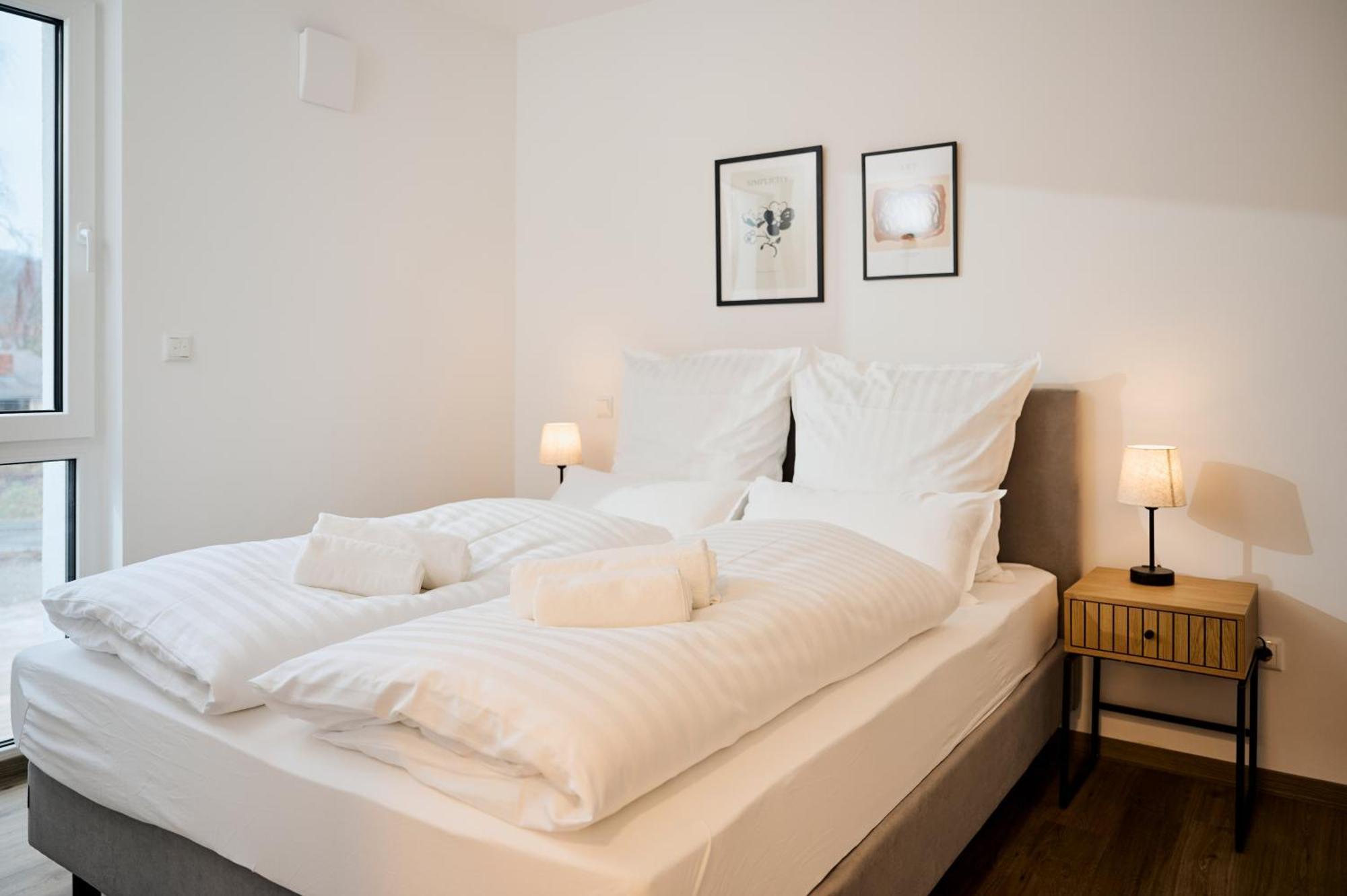 Moderne Apartments Mit Highspeed-Wlan Und Gratis-Tiefgarage Ihr Perfekter Rueckzugsort Nahe Dem Zentrum Und Der Therme I Barrierearm سيئة كيسينجين المظهر الخارجي الصورة