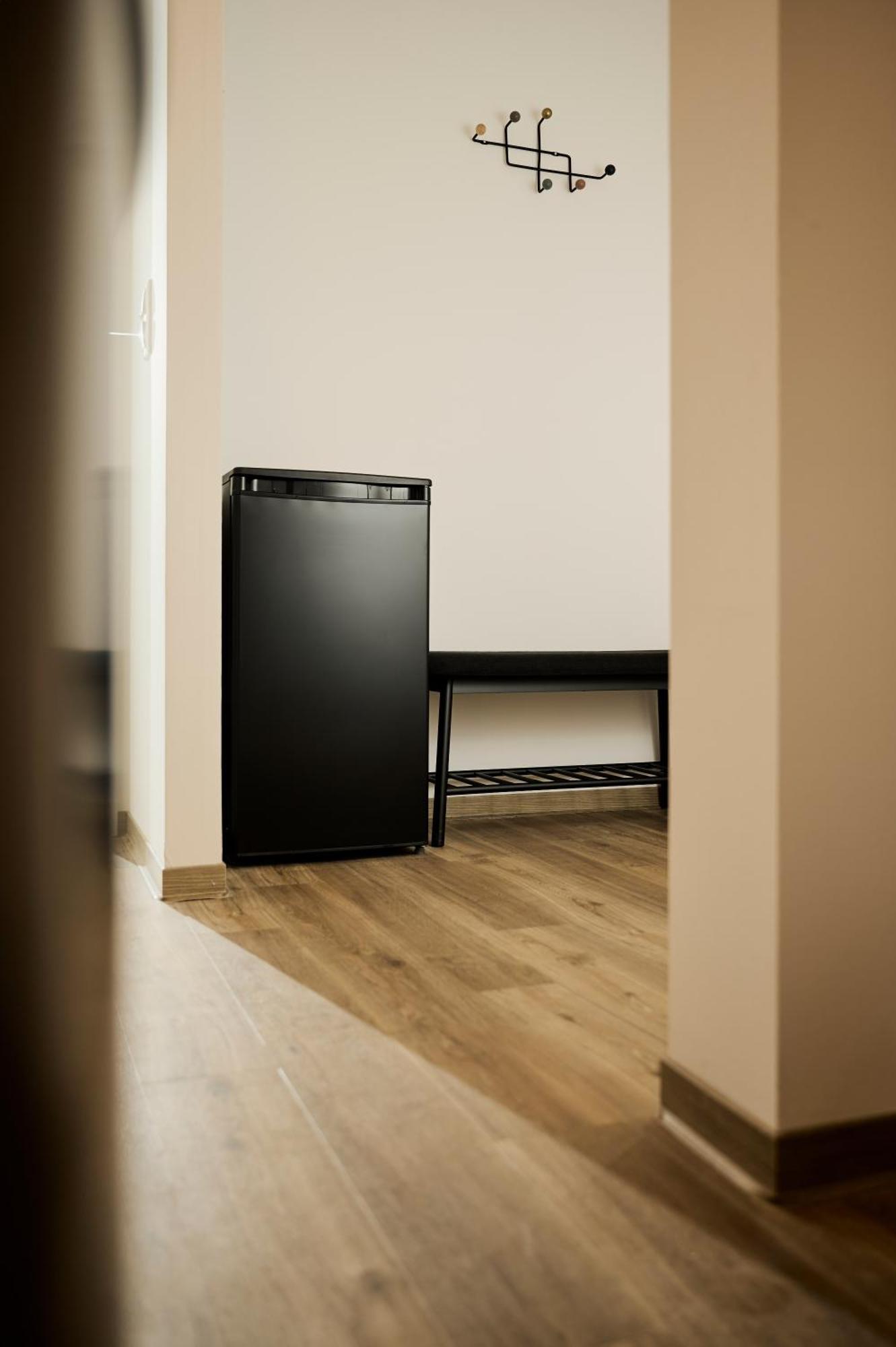 Moderne Apartments Mit Highspeed-Wlan Und Gratis-Tiefgarage Ihr Perfekter Rueckzugsort Nahe Dem Zentrum Und Der Therme I Barrierearm سيئة كيسينجين المظهر الخارجي الصورة