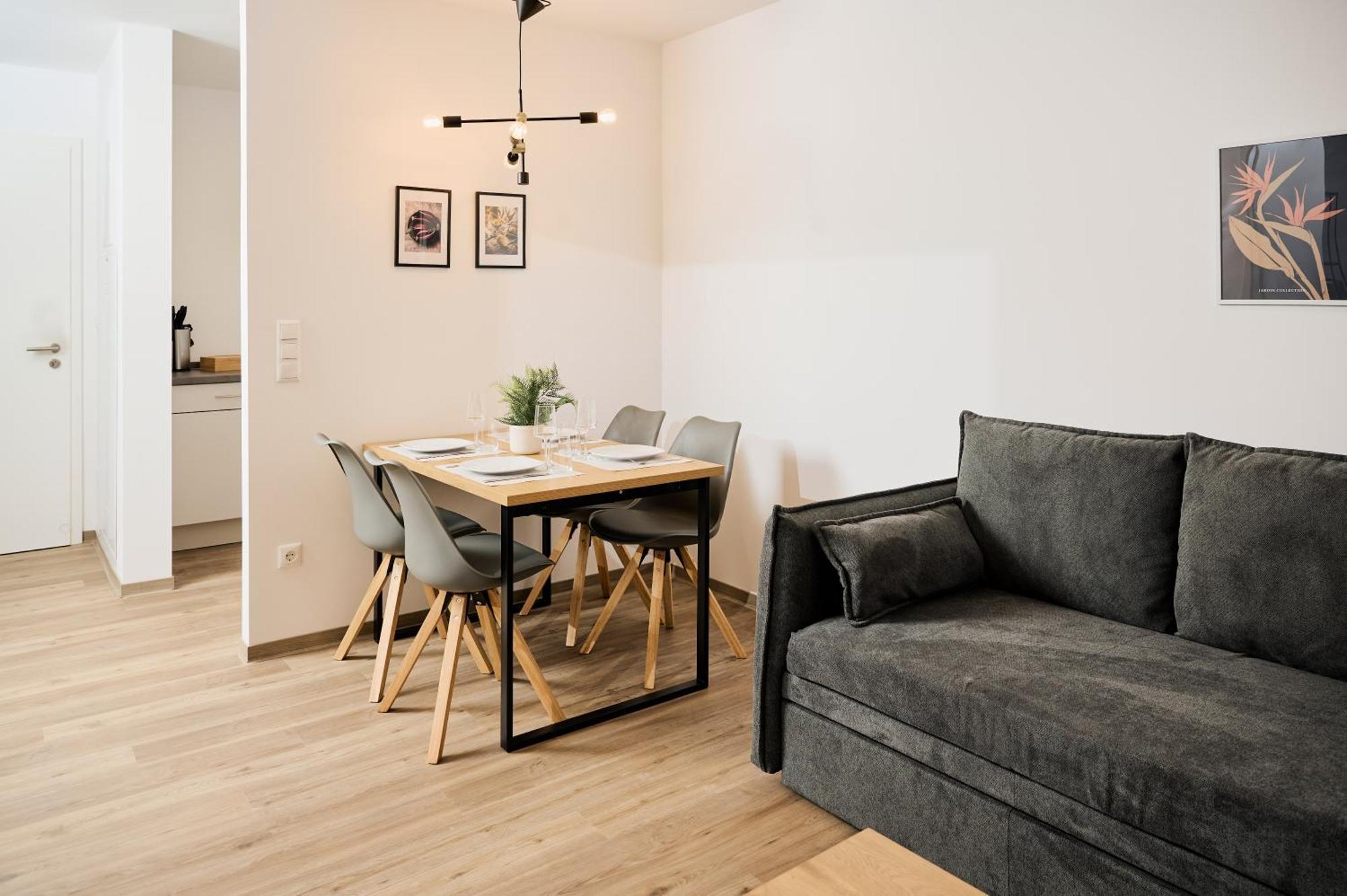 Moderne Apartments Mit Highspeed-Wlan Und Gratis-Tiefgarage Ihr Perfekter Rueckzugsort Nahe Dem Zentrum Und Der Therme I Barrierearm سيئة كيسينجين المظهر الخارجي الصورة