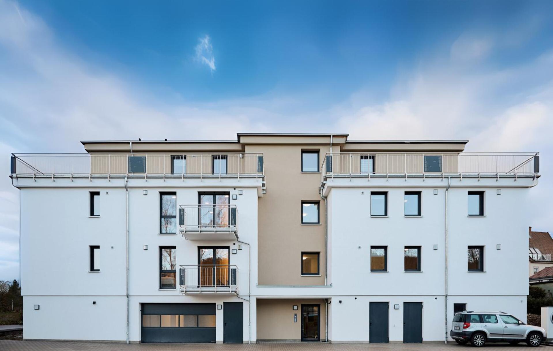 Moderne Apartments Mit Highspeed-Wlan Und Gratis-Tiefgarage Ihr Perfekter Rueckzugsort Nahe Dem Zentrum Und Der Therme I Barrierearm سيئة كيسينجين المظهر الخارجي الصورة