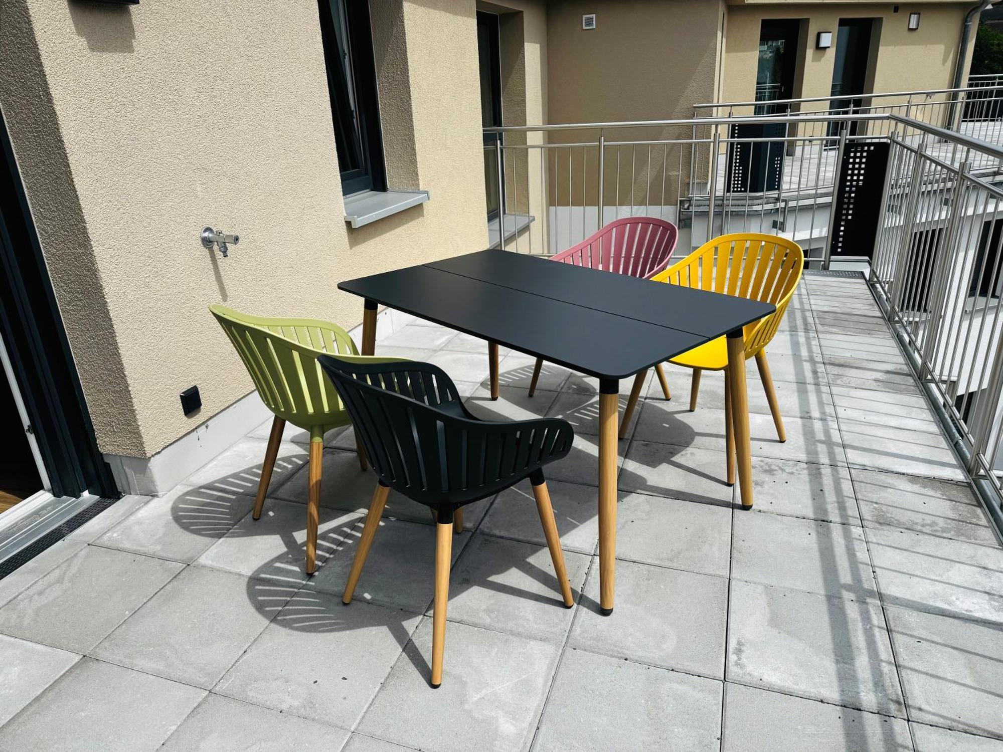 Moderne Apartments Mit Highspeed-Wlan Und Gratis-Tiefgarage Ihr Perfekter Rueckzugsort Nahe Dem Zentrum Und Der Therme I Barrierearm سيئة كيسينجين المظهر الخارجي الصورة